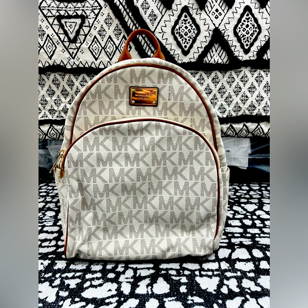 Michael moors cream and brown backpack